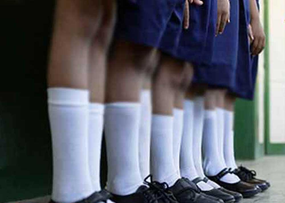 कक्षा में अनुशासन सिखाने के नाम पर बर्बरता: तीन छात्राओं की पिटाई, शिक्षिका निलंबित कक्षा में अनुशासन सिखाने के नाम पर बर्बरता: तीन छात्राओं की पिटाई, शिक्षिका निलंबित