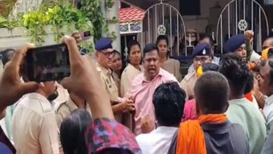 धर्मांतरण विरोधी विवाद: बजरंग दल और प्रार्थना सभा के बीच हुई झड़प