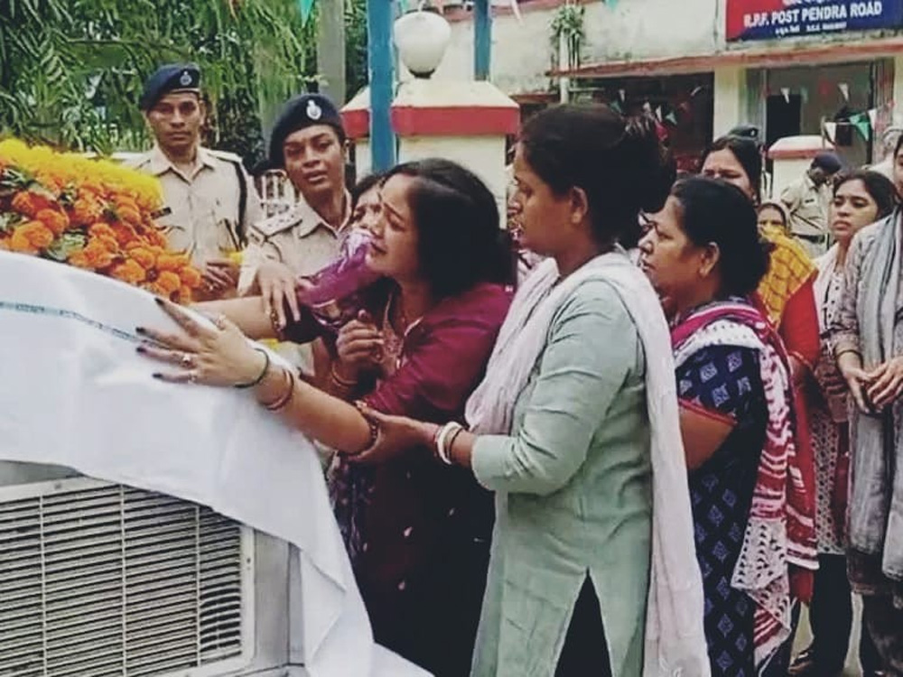 आरपीएफ जवान की सड़क दुर्घटना में जान गई, अंतिम विदाई में गार्ड ऑफ ऑनर