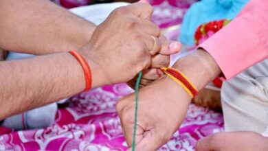 कलावा कब उतारना चाहिए? सही समय और विधि जानें