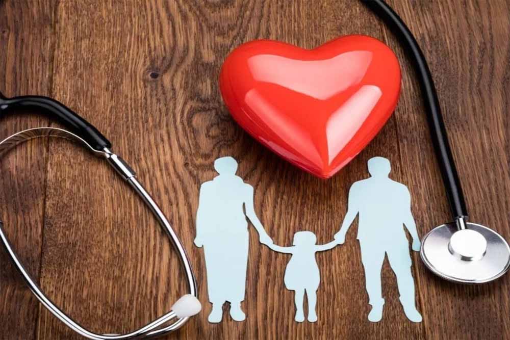 हेल्थ इंश्योरेंस पर सवाल: अस्पताल–कंपनियों की खींचतान में मरीज फंसे