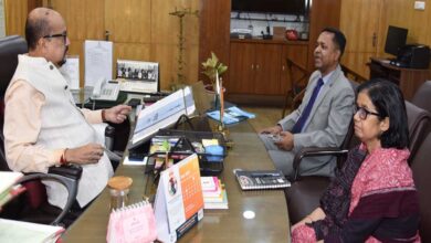 रायपुर : भू-जल स्तर बचाने, डबरी निर्माण के लिए किसानों को करें प्रोत्साहित – डेका रायपुर : भू-जल स्तर बचाने, डबरी निर्माण के लिए किसानों को करें प्रोत्साहित – डेका