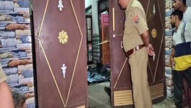 बागपत में दिल दहला देने वाली वारदात: तीन बच्चियों के शव, मां ने भी लगाई फांसी, घर में मातम