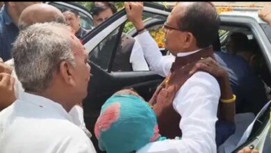 सतना पहुंचे केंद्रीय मंत्री शिवराज सिंह, ग्रामीणों की मांग पर आवास सर्वे के दिए निर्देश