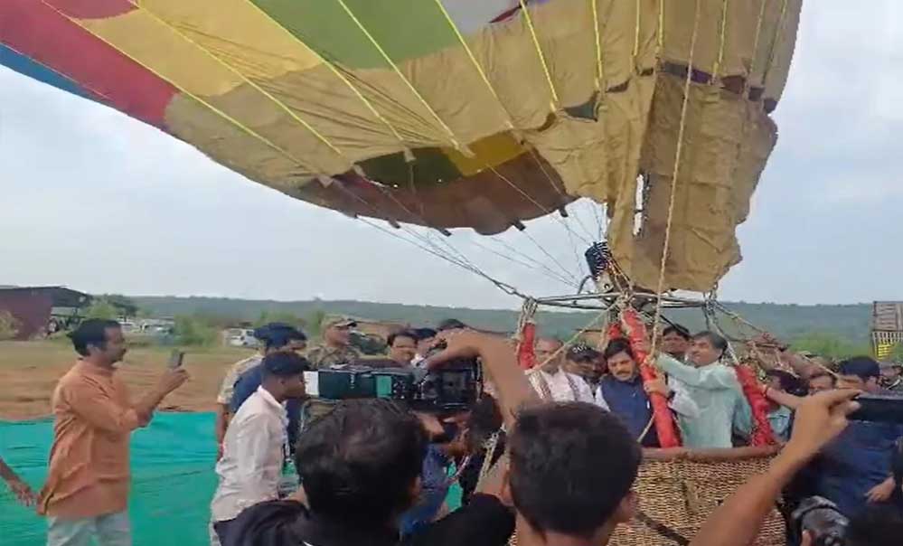 गांधीसागर में हॉट एयर बैलून हादसा, सीएम मोहन यादव बाल-बाल बचे