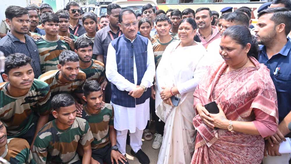 रायपुर : मुख्यमंत्री विष्णुदेव साय से 26 अग्निवीरों ने की सौजन्य मुलाकात