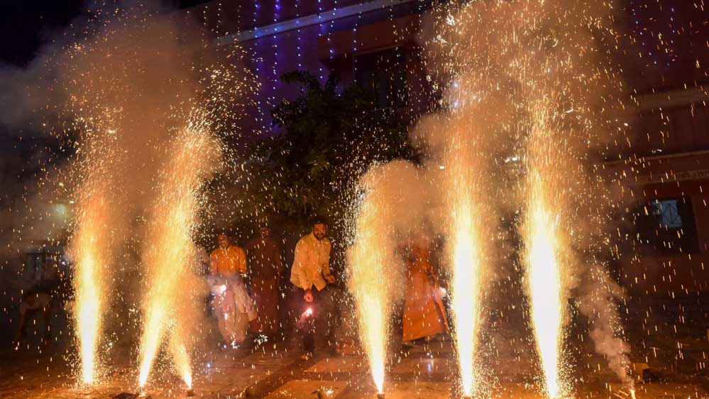 MP में खराब वायु गुणवत्ता वाले शहरों में दीपावली पर नहीं चलेंगे पटाखे, NGT की गाइडलाइन जारी