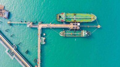 अडानी पोर्ट पर बैन के बाद रूसी टैंकर ने बदला रूट, भारत को मिलेगा 10 लाख बैरल कच्चा तेल