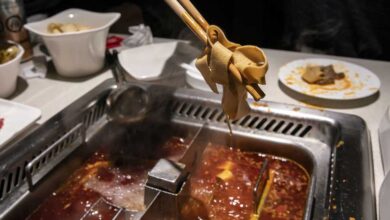 नशे में सूप में पेशाब की हरकत पड़ी भारी, माता-पिता पर लगा 2.71 करोड़ का जुर्माना