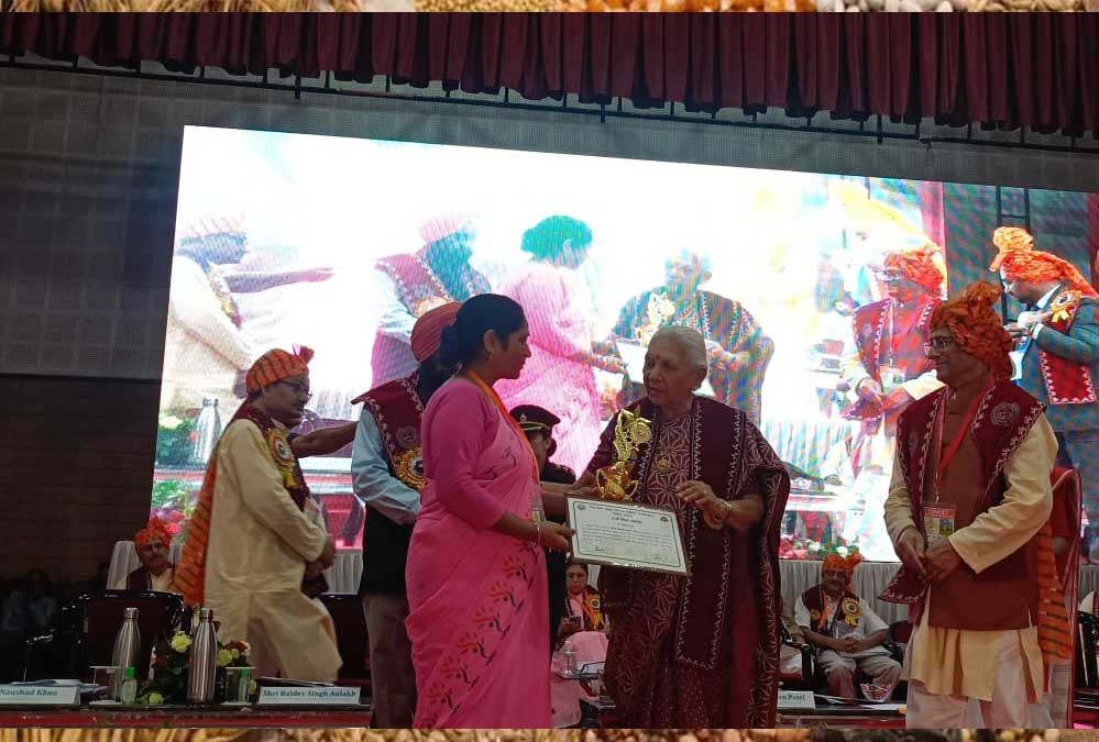 सीएसए का 27वां दीक्षांत समारोह संपन्न, वितरित हुए 63 पदक एवं 649 उपाधियां, छात्र हुए प्रफुल्लित सीएसए का 27वां दीक्षांत समारोह संपन्न, वितरित हुए 63 पदक एवं 649 उपाधियां, छात्र हुए प्रफुल्लित