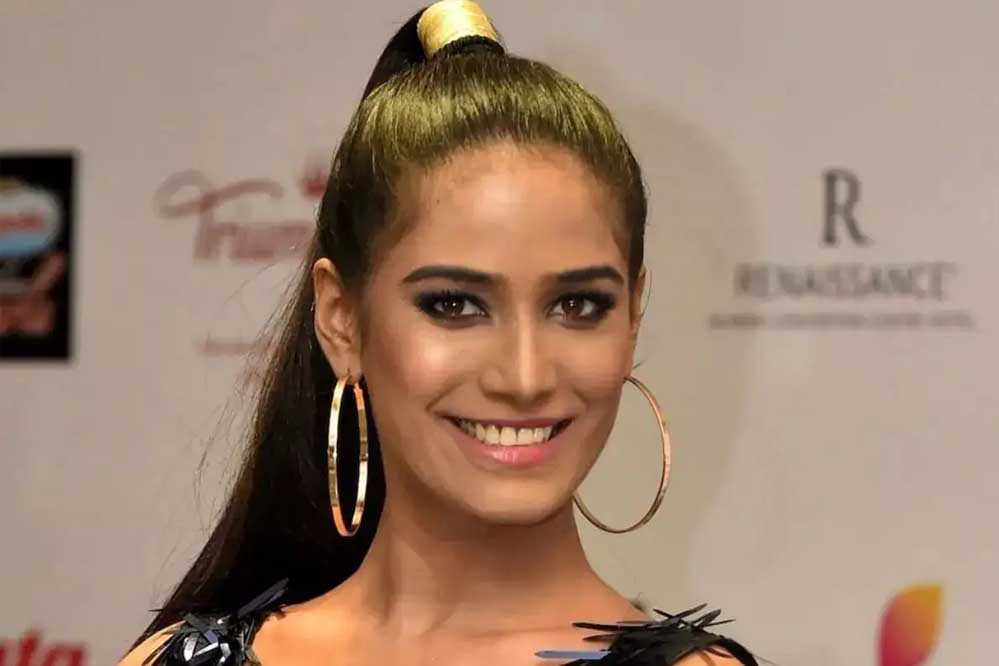 लव-कुश रामलीला में पूनम पांडेय निभाएंगी मंदोदरी का रोल, जानिए कौन बनेगा रावण?