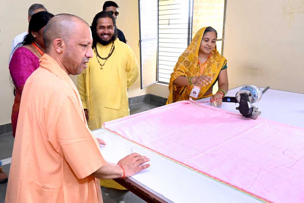 पंडित दीन दयाल जी के मंत्र में असंभव को संभव बनाने की शक्ति : योगी आदित्यनाथ