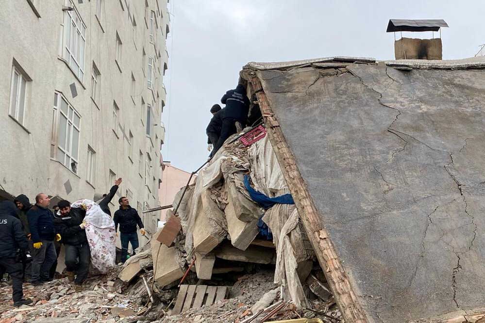 रूस में फिर कांपी धरती: 7.8 तीव्रता का भूकंप, लोगों में दहशत का माहौल