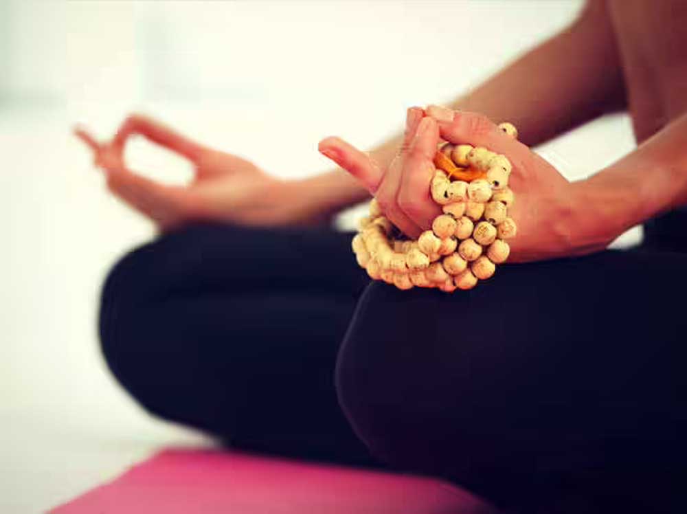 खुशहाल जीवन का राज़: अपनाइए ये 5 मंत्र, मिलेगा सुकून और शांति