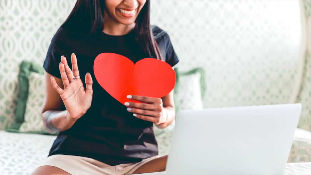 ग्वालियर में ऑनलाइन ठगी का मामला, डॉक्टर की पत्नी ने ‘प्रेमी’ को भेजा वीडियो, गंवाए लाखों