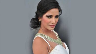 रामलीला में नहीं दिखेंगी पूनम पांडे, लवकुश कमेटी ने मंदोदरी का रोल वापस लिया