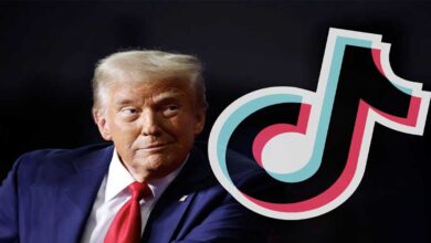 TikTok पर ट्रंप का वार: चीन से छीना ऐप, अब किसके हाथ आएगी कमान? TikTok पर ट्रंप का वार: चीन से छीना ऐप, अब किसके हाथ आएगी कमान?