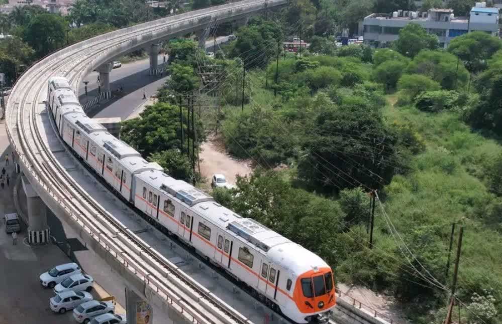दिवाली से पहले भोपाल को मिलेगी मेट्रो की सौगात, 90 km/h की स्पीड से दौड़ी ट्रेन