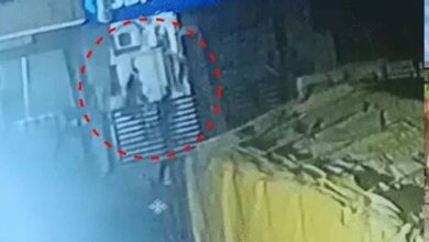 उज्जैन में SBI बैंक से 2 करोड़ के गहनों की चोरी, बदमाश 8 लाख कैश भी ले उड़े, CCTV में कैद वारदात उज्जैन में SBI बैंक से 2 करोड़ के गहनों की चोरी, बदमाश 8 लाख कैश भी ले उड़े, CCTV में कैद वारदात