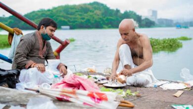पितृपक्ष शुरू! घाट नहीं जा सकते? घर पर ऐसे करें पितरों का श्राद्ध