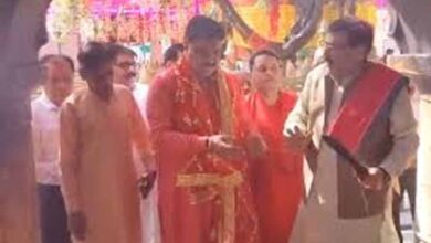 नैना देवी धाम में उमड़ी श्रद्धालुओं की भीड़, हरियाणा के डिप्टी स्पीकर ने भी किए दर्शन