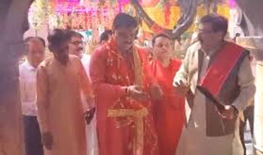 नैना देवी धाम में उमड़ी श्रद्धालुओं की भीड़, हरियाणा के डिप्टी स्पीकर ने भी किए दर्शन