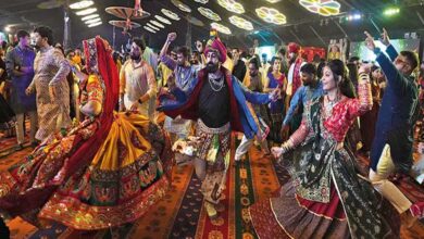 विरार कॉलेज में गरबा ग्रुप के नाम पर आपत्तिजनक चैट, हिंदू छात्राओं को फंसाने की साजिश का आरोप विरार कॉलेज में गरबा ग्रुप के नाम पर आपत्तिजनक चैट, हिंदू छात्राओं को फंसाने की साजिश का आरोप