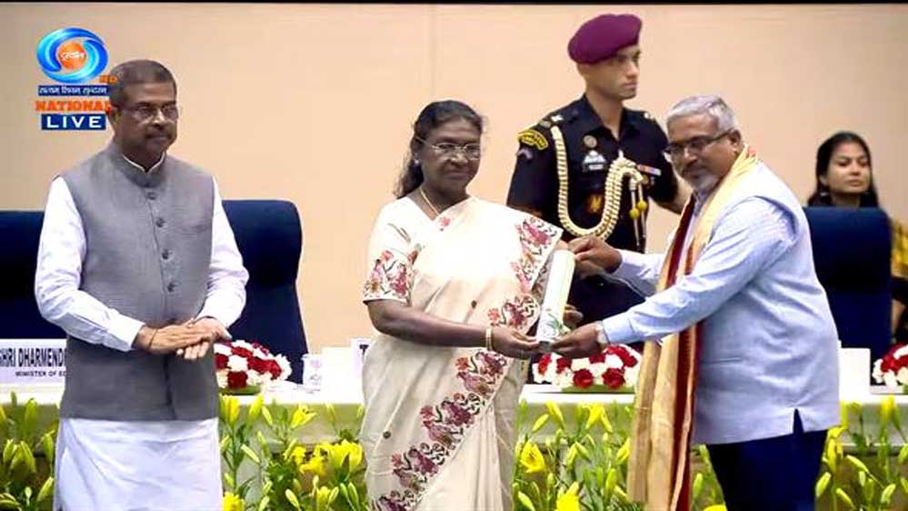 कौशल विकास एवं रोजगार राज्य मंत्री टेटवाल ने राष्ट्रीय शिक्षक पुरस्कार मिलने पर मालवीय को बधाई और शुभकामनाएं दीं