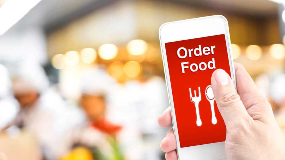 ऑनलाइन फूड महंगा होने वाला, डिलीवरी कर्मचारियों की इनकम पर पड़ेगा असर