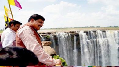 मुख्यमंत्री डॉ. यादव ने किया मऊगंज के बहुती जल प्रपात का अवलोकन, व्यू प्वाइंट से देखी दूधिया जलधारा