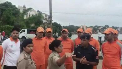 उज्जैन हादसा: टीआई का शव मिला, 24 घंटे बाद भी एसआई और महिला कांस्टेबल लापता