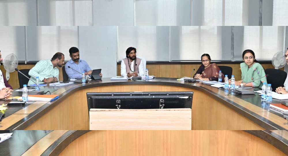 रायपुर : युवाओं को आत्मनिर्भर बनाने के लिए कौशल विकास से जोडे़: मंत्री गुरु खुशवंत साहेब