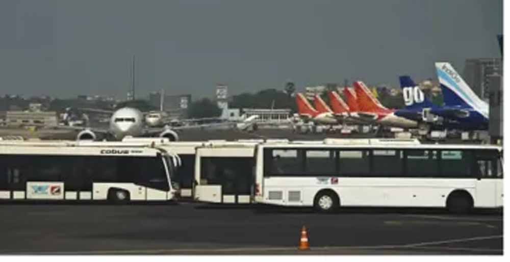 नोएडा इंटरनेशनल एयरपोर्ट: उड़ान के लिए तैयार, लेकिन 675 करोड़ की ई-बस सेवा अटकी कागजों में