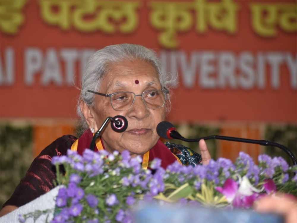 काम करने की झंझट छोड़ें, नौकरी पाएं! शिक्षकों और वैज्ञानिकों पर फिर भड़की राज्यपाल