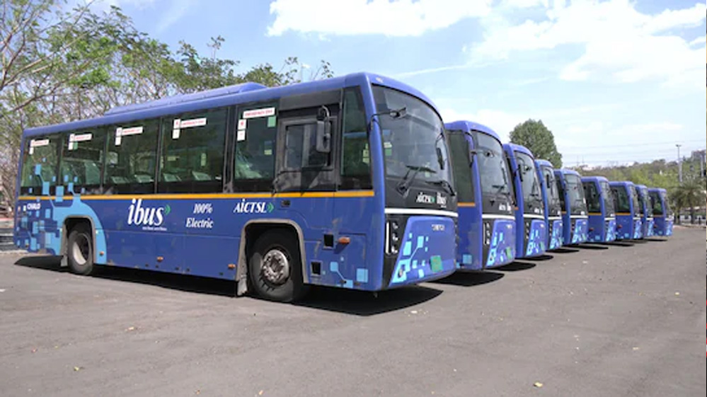 भोपाल को नए साल में मिलेगी हरित रफ्तार, सड़कों पर उतरेंगी 100 ई-बसें भोपाल को नए साल में मिलेगी हरित रफ्तार, सड़कों पर उतरेंगी 100 ई-बसें