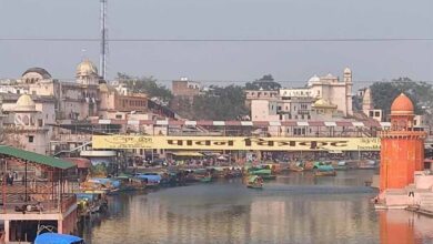 मंदाकिनी में नालों की टैपिंग पर छापेमारी तेज, प्लास्टिक पर कड़ा रुख मंदाकिनी में नालों की टैपिंग पर छापेमारी तेज, प्लास्टिक पर कड़ा रुख