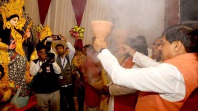 मुख्यमंत्री डॉ. यादव ने बंगाली मार्केट और ऋषि नगर में माता काली और माता शक्ति का पूजन किया