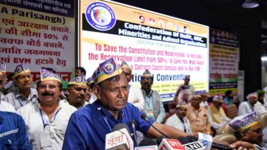 ट्रंप सलाहकार के बयान पर मचा घमासान, कांग्रेस नेता भी बोले- ब्राह्मणों को मिला फायदा