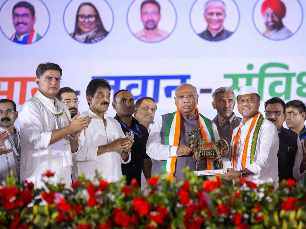 हरियाणा के बाद कांग्रेस में बड़े बदलाव! राजस्थान में सचिन पायलट को मिलेगा मौका? हरियाणा के बाद कांग्रेस में बड़े बदलाव! राजस्थान में सचिन पायलट को मिलेगा मौका?