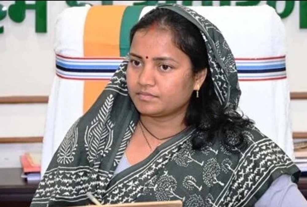 लक्ष्मी राजवाड़े का आरोप: कांग्रेस ने शराबबंदी का वादा नहीं किया पूरा लक्ष्मी राजवाड़े का आरोप: कांग्रेस ने शराबबंदी का वादा नहीं किया पूरा