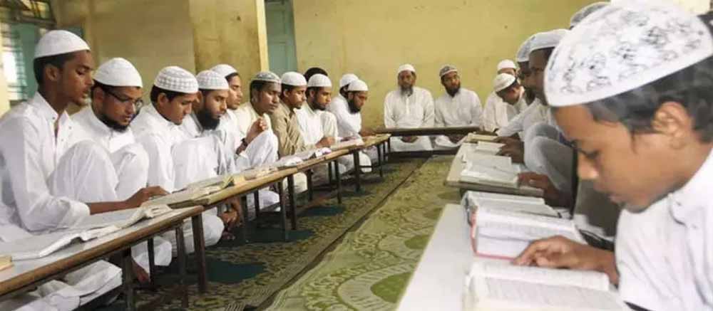 UP के 558 मदरसों की जांच रुक गई, हाई कोर्ट ने सरकार को नोटिस भेजा