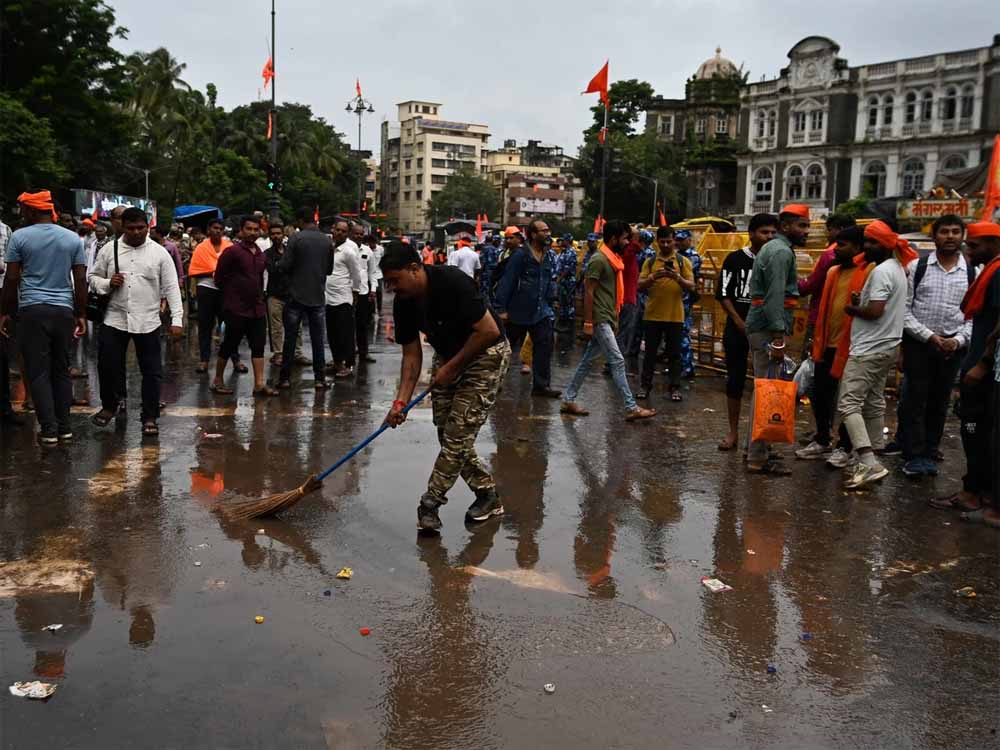 HC का बड़ा फैसला: मराठाओं को नहीं मिली मुंबई, संजय राउत भड़के