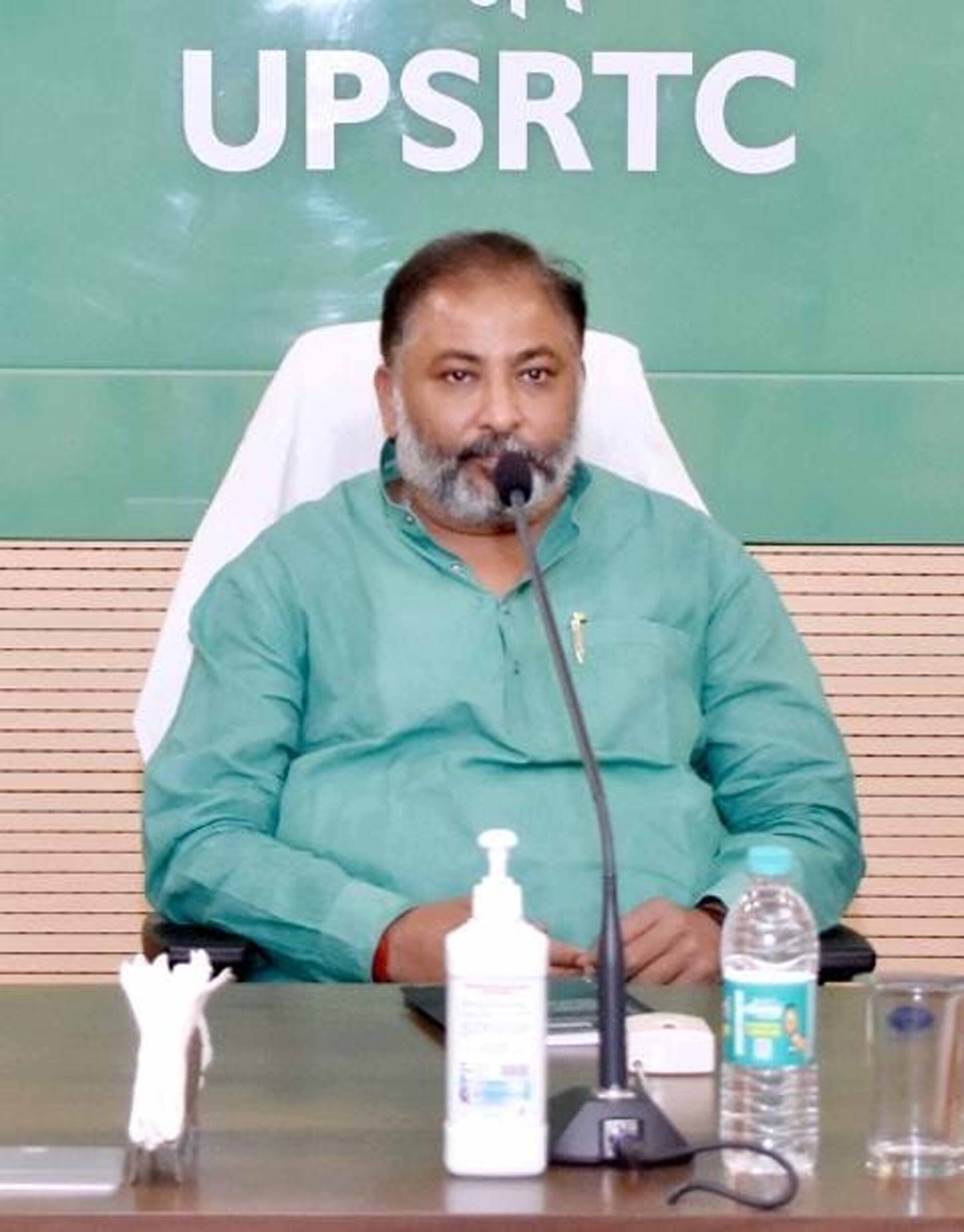 नशे की हालत में बस चलाने वाले चालक कि संविदा समाप्त