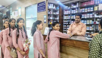 मिशन शक्ति 5.0: बालिकाओं ने सरकारी अस्पतालों का भ्रमण कर सीखी स्वास्थ्य सुरक्षा की बारीकियां