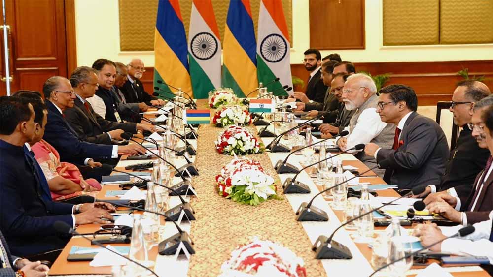 पीएम मोदी ने मॉरीशस के पीएम को परोसा बनारसी मध्याह्न भोजन, विदेशी मंत्रियों का मन मोह लिया