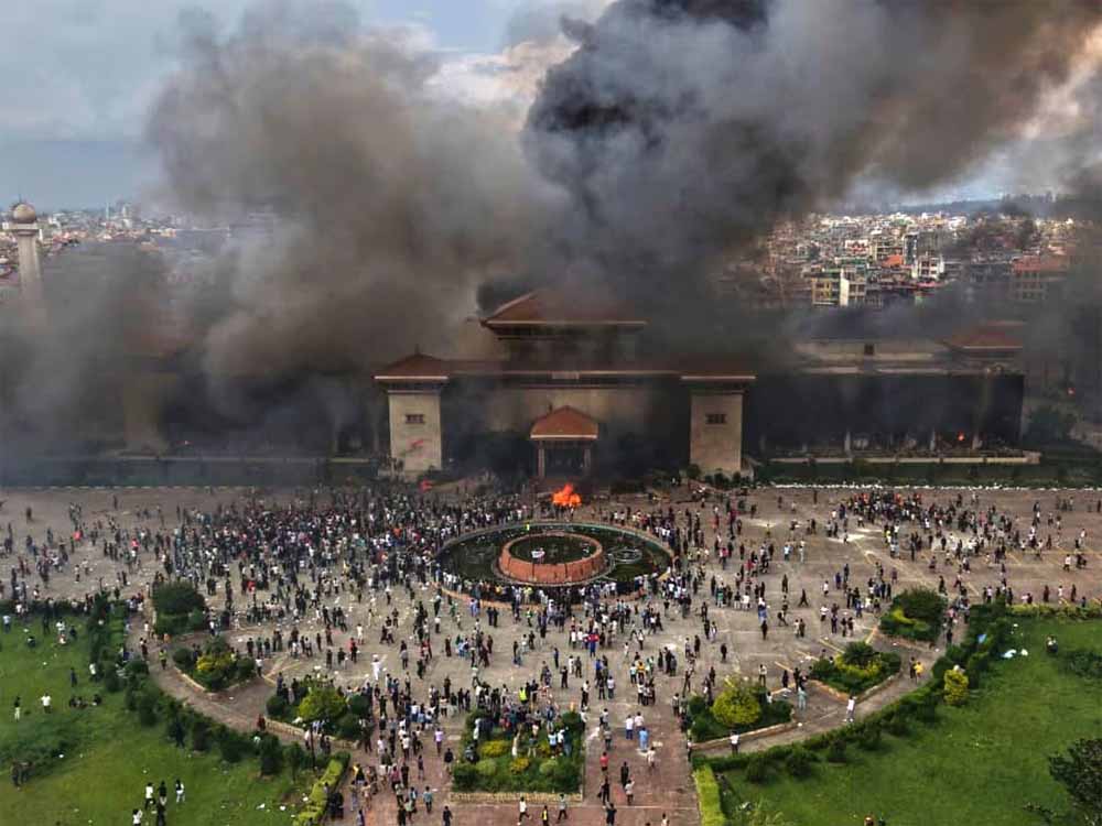 श्रीलंका, बांग्लादेश और नेपाल में अचानक सत्ता पलट, एशियाई देशों की नई ‘कठपुतली’ किसके हाथ में?