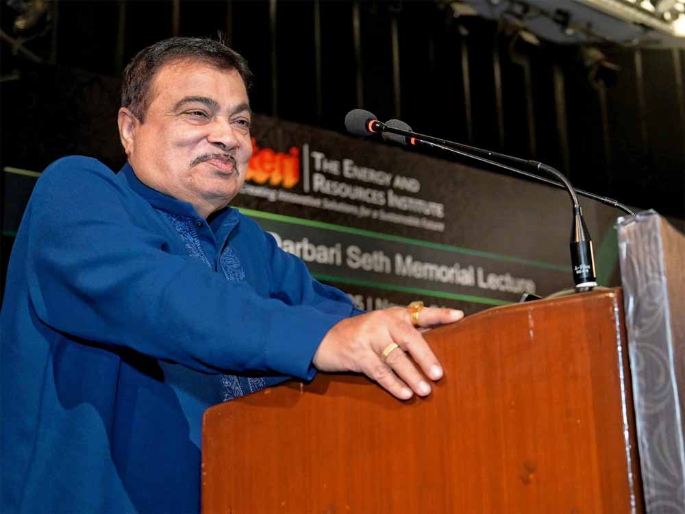 नितिन गडकरी का बड़ा बयान: लोगों को बेवकूफ बनाने वाला ही बनता है सबसे अच्छा नेता