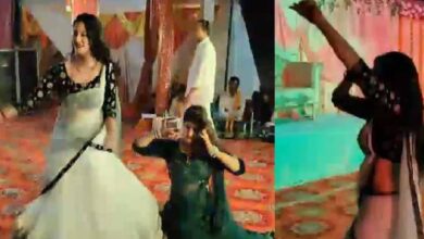 रामलीला में अश्लील ठुमके! वीडियो वायरल होने पर मचा हंगामा रामलीला में अश्लील ठुमके! वीडियो वायरल होने पर मचा हंगामा