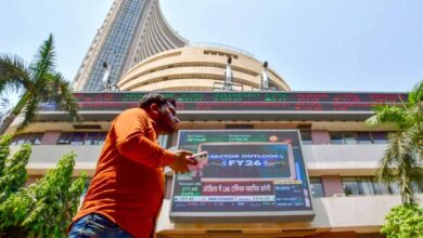 सुबह की बढ़त खोई, शेयर बाजार दिनभर के उतार-चढ़ाव के बाद लाल निशान पर बंद