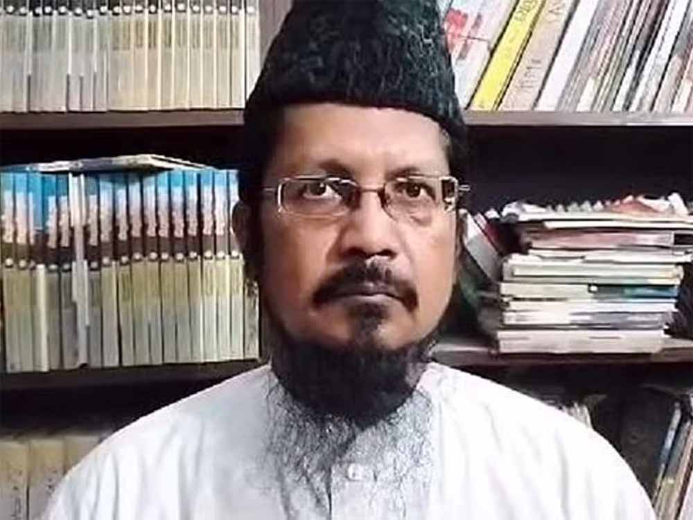 वक्फ बोर्ड में भ्रष्टाचार का बोलबाला, मौलाना शहाबुद्दीन ने योगी सरकार से भंग करने की मांग की